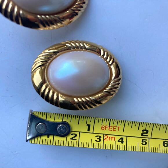 Vintage Park Lane Faux Pearl Oval Clip On Earrings Gold Tone 90s Regencycore - Picture 6 of 8